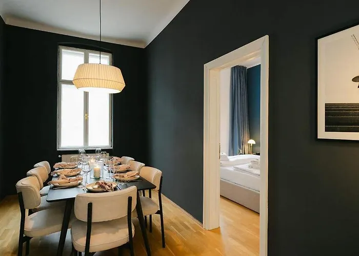 Cool 3br Close To Free Parking דירה